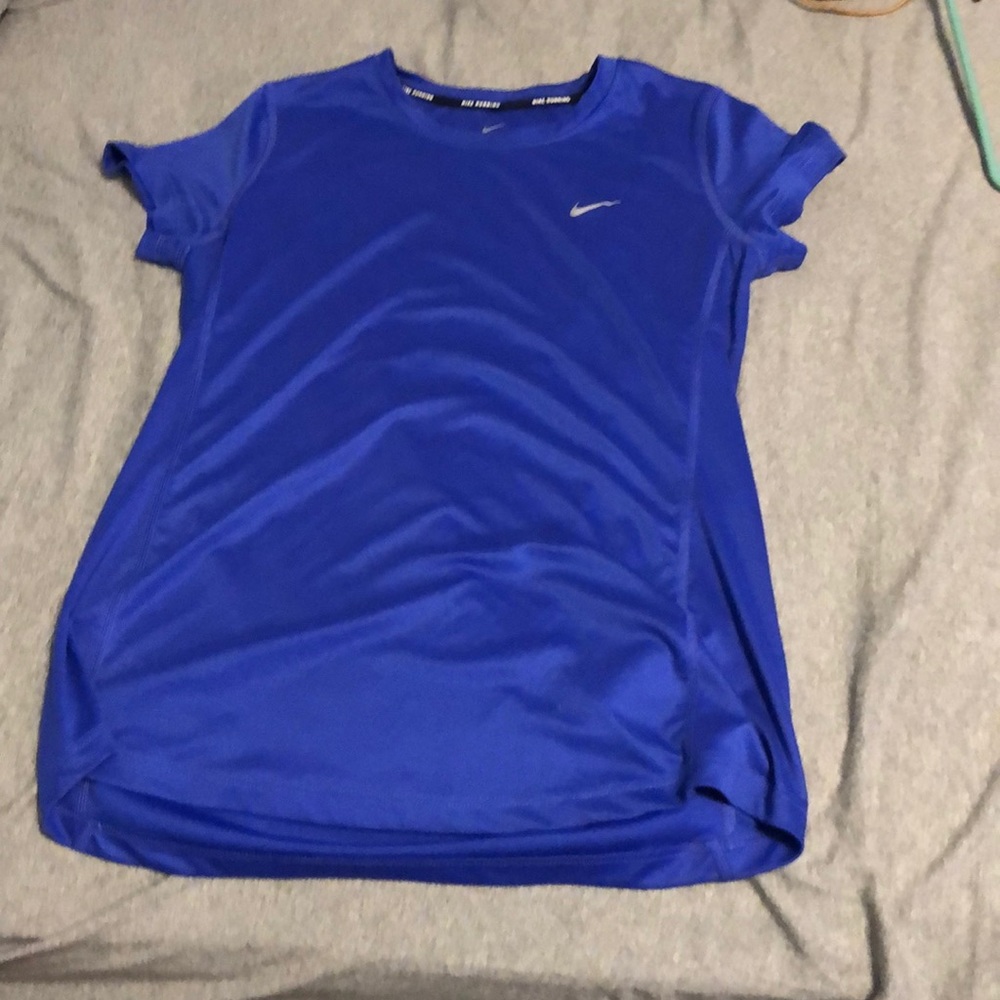 Tee shirt